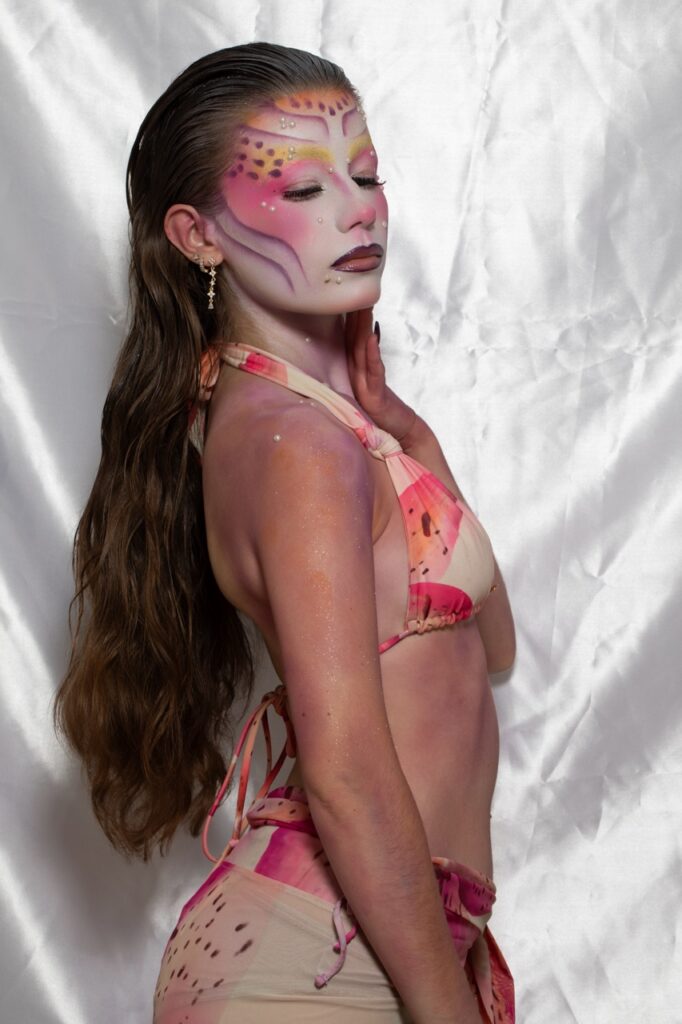 Portrait provisoire (photo du shooting ATMA) pour la fiche de Amina
