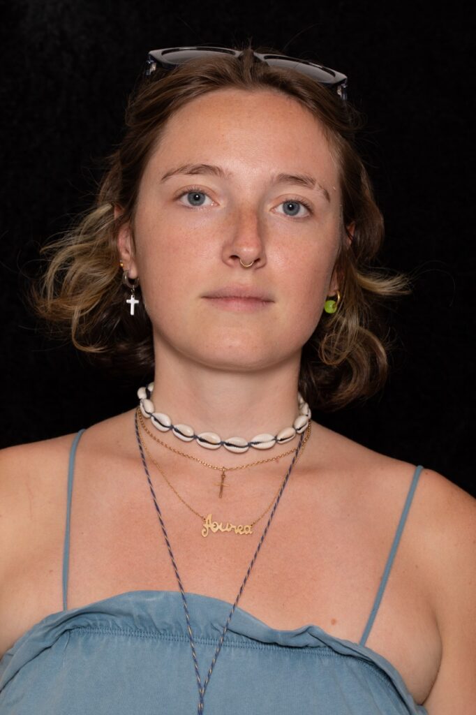 Portrait provisoire (photo du shooting ATMA) pour la fiche de Inès