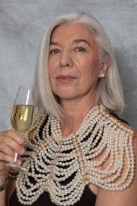 Modèle senior maquillée par les élèves ATMA