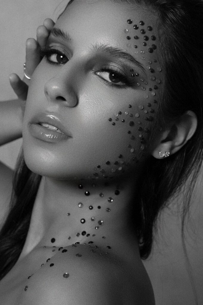 Portrait provisoire (photo du shooting ATMA) pour la fiche de Marina