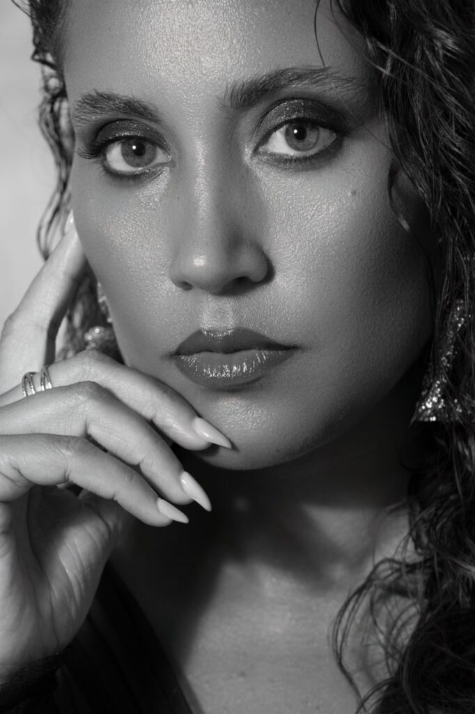 Portrait provisoire (photo du shooting ATMA) pour la fiche de Valérie