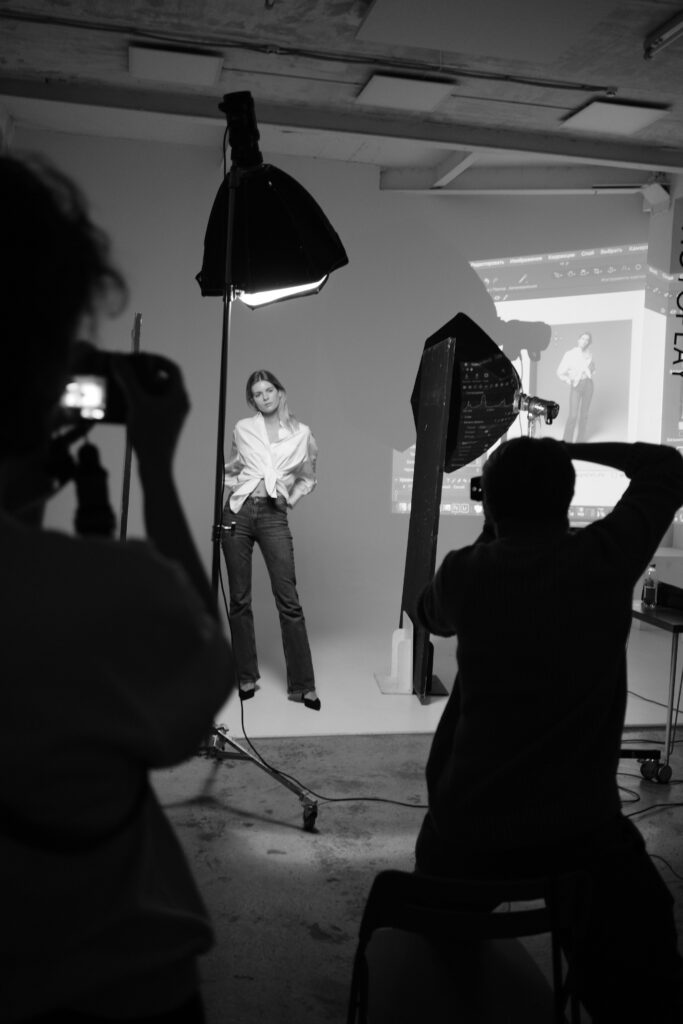 Poste permanent (vendredi et samedi) : studio photo